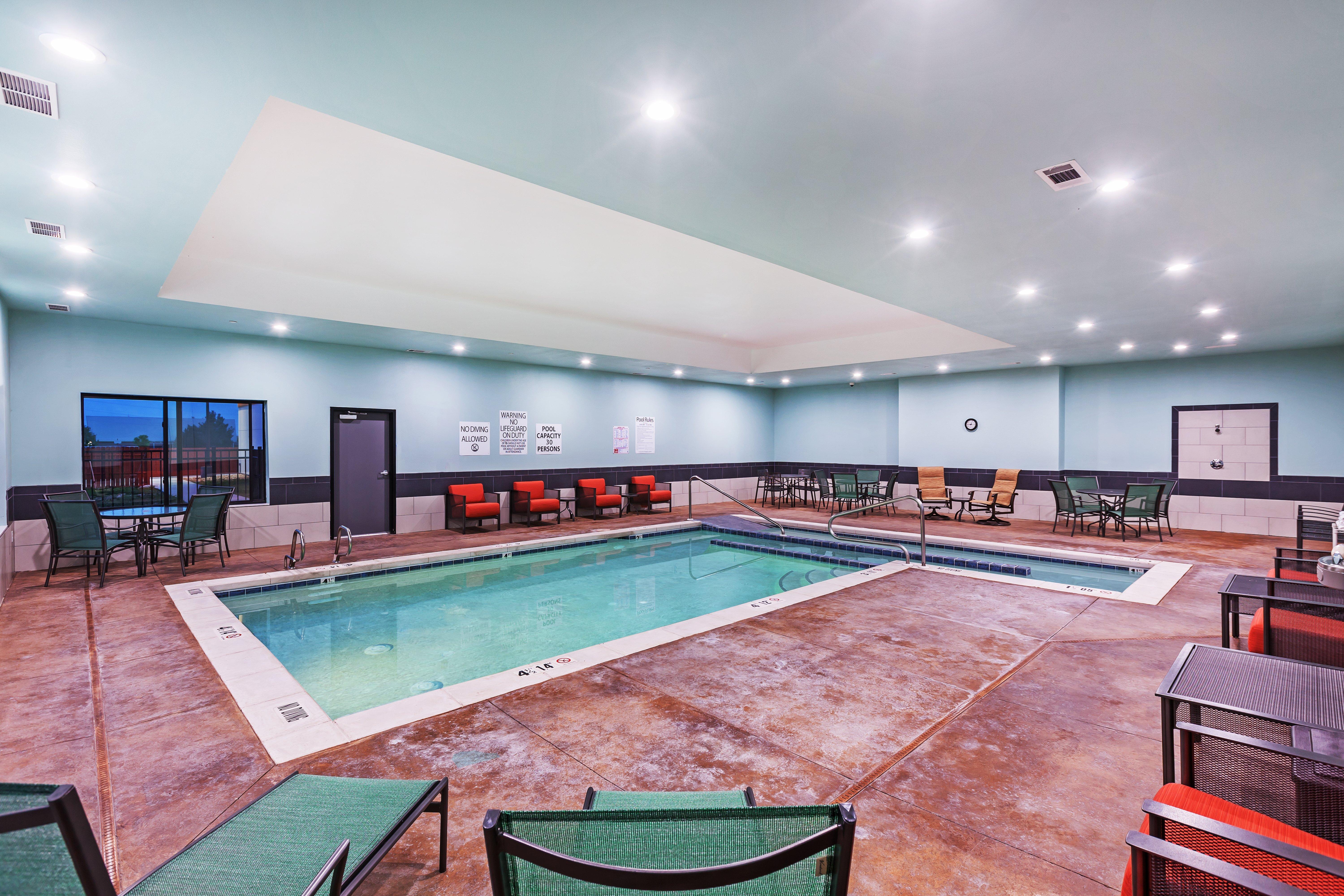 Holiday Inn Express & Suites Perryton By Ihg Lord Exterior foto